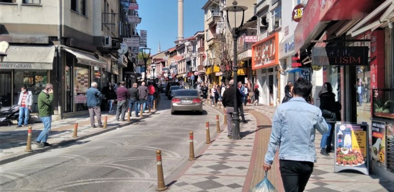 Kırmızı Cadde’ye kontrollü giriş çıkış