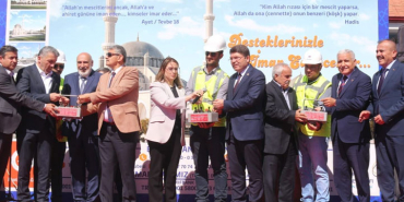 5-bin-kisilik-Bartin-Merkez-Camii-temeli-dualarla-atildi1