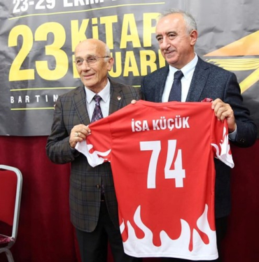 ASK-baskanindan-vali-kucuke-forma