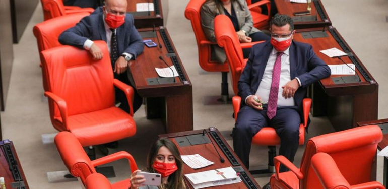 Aysu Bankoğlu: Ailemden gizleyerek Ankara’ya gidip…