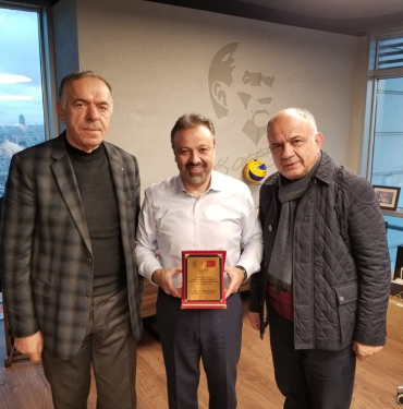 BARFED-den-HDI-sigortaya-tesekkur-plaketi