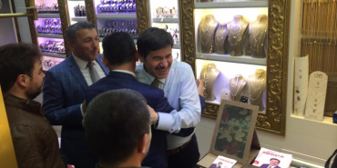 Bartin-AK-Parti-adayi-SP-adayi-ile-kucaklasti