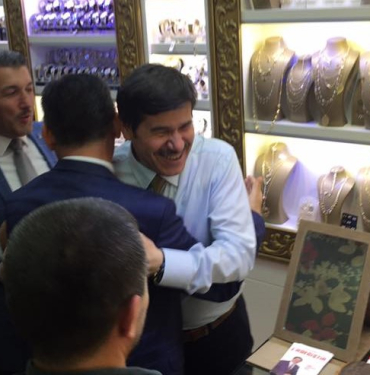 Bartin-AK-Parti-adayi-SP-adayi-ile-kucaklasti