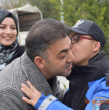 Bartin-polis-mudurune-otizmli-cocuk-opucugu