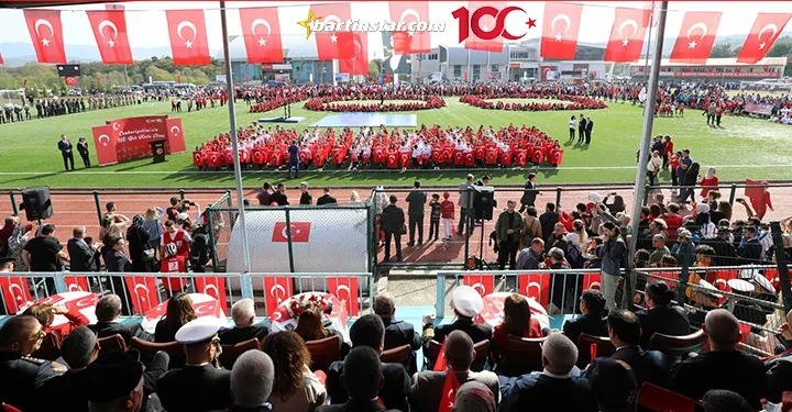 Bartinda-Cumhuriyetin-100.-Yil-coskusu