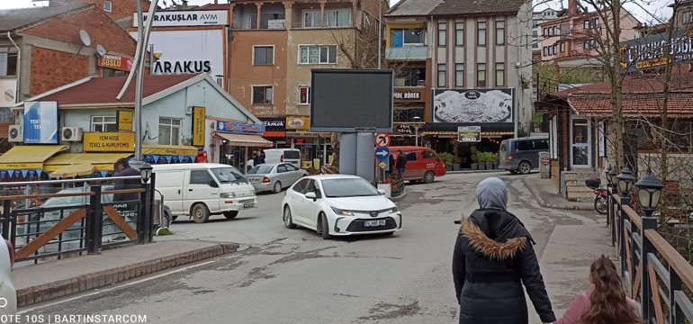 CHP, mega light reklam panosu ve bilboardları eleştirdi