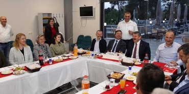 Cemal-akina-surpriz-dogum-gunu