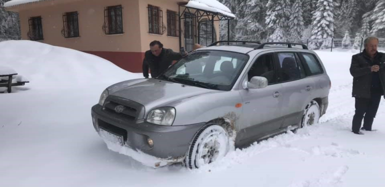 Nisan karı yaylaları beyaza bürüdü