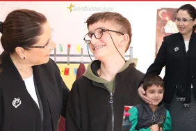 Kumlucanin-cocuklarina-Vali-dokunusu