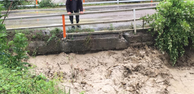Kumluca ve Hasankadı’da şiddetli yağış sele neden oldu