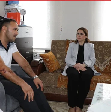 aile-bakani-derya-yanik-madenci-ailesi-ziyaret