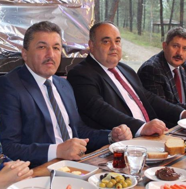 ak-parti-kahvalti