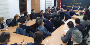 ak-parti-sosyal-mesafe-aut