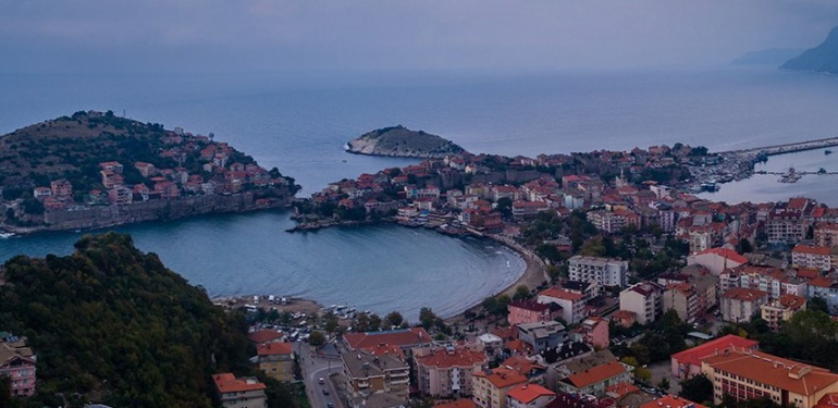 Amasra ve İnkumu’nda günlük evlere baskın