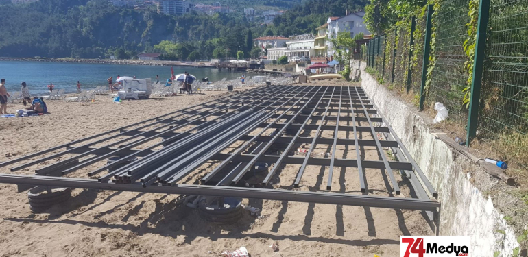 Amasra’da kumsalın üstüne büfe kuruluyor