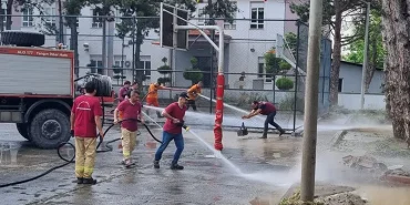 amasra-tatile-hazir-sokaklar-yikandi