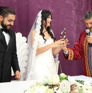 avukat-ilker-izler-dunya-evine-girdi