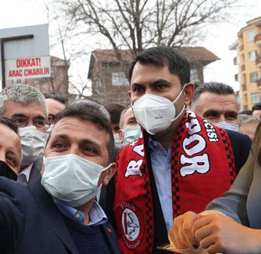 aysu-bankoglu-da-begendi-.bartina-bakan-ziyareti-jpg