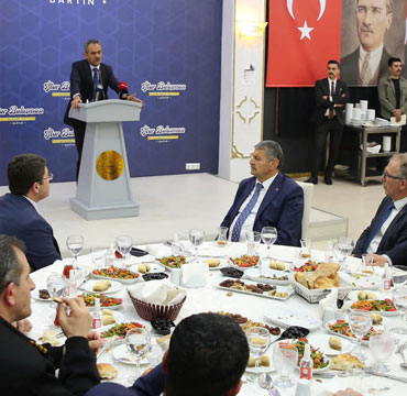 bakan-mahmut-ozer-bartin-iftar2