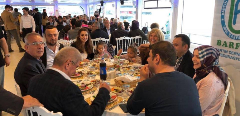 Bartınlılar Boğaz’da iftar açtı