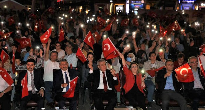 15 Temmuz dualarla başladı, selalarla sona erdi! Ulus’ta ilginç eylem ve gözaltı