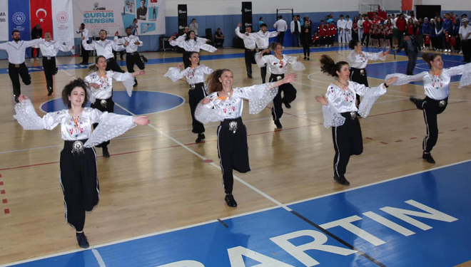 Bartın gençliği Ata’sına söz verdi; açtığın yolda gösterdiğin hedefte…