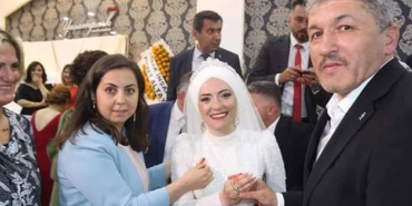 bartin-ak-parti-sekreteri-evlendi