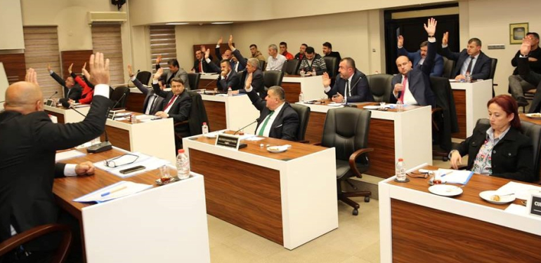 2018 faaliyet raporuna AK Parti’den ‘çekimser’ onay