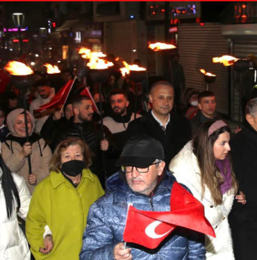 bartin-belediyesi-kadin-fener-alayi