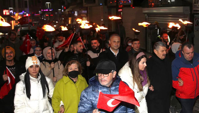8 Mart’ta kadınların fener alayı düzenlediği tek şehir Bartın