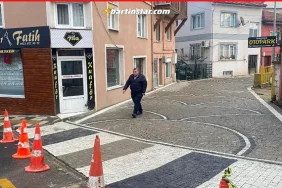 bartin-belediyesinden-ara-sokaklara-antik-parke-tasi