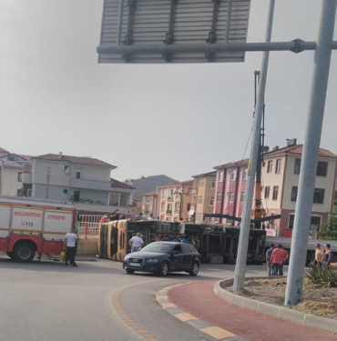 bartin-devlet-hastane-kavsagi-tir-devrildi