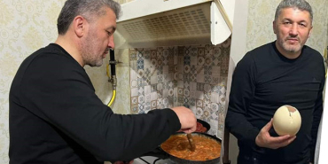 bartin-il-baskani-deve-yukurtasi-ile-menemen-pisirdi