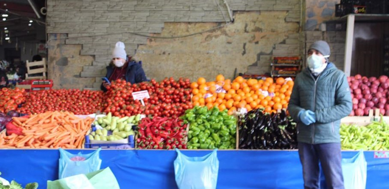 Bartın’da kapalı pazar esnafı maske taktı