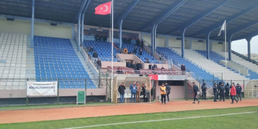 bartin-kirikkale-bos-tribunlere-oynandi