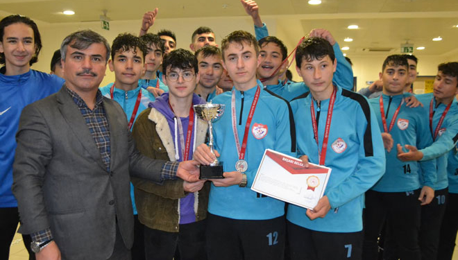 Bartın liseler arası futbol turnuvasının şampiyonu belli oldu