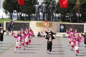 bartin-meydani-23-nisan-kutlandi