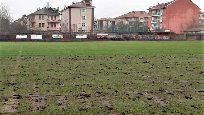 Bartın Atatürk Şehir Stadı tarlaya döndü! Zemin rezalet