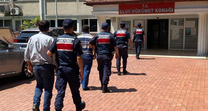 Jandarma özel ekip kurdu! Ulus’ta paketlenen 3 kişiden ikisi tutuklandı