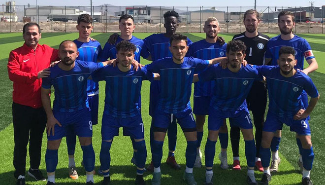 19 üniversite arasında kupa kaldırdılar! Bu futbolcuların hepsi de Bartın’da