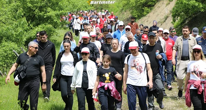Bartın Valisi Nurtaç Arslan, eşofmanları çekti Ulus’a gitti