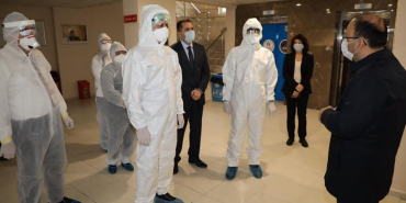 bartin-valisis-sinan-guner-karantina-yurdunda