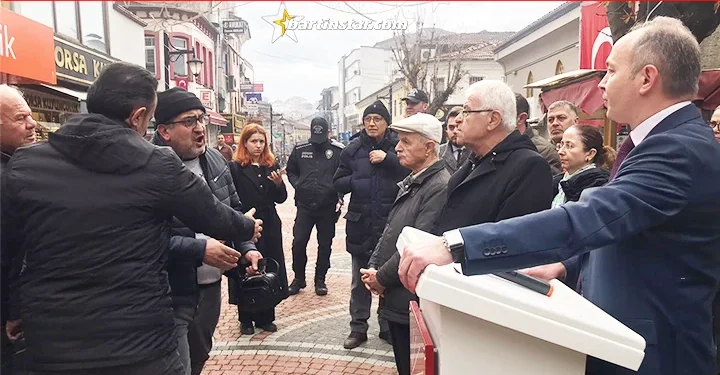 CHP eyleminde olay! ‘Neden imzalamadınız” dedi, üzerine yürüdü