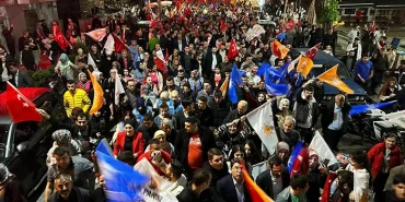 bartinda-erdogan-coskusu-caddelere-tasti