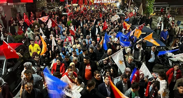 Bartın Cumhuriyet Meydanı’nda coşkulu kutlama