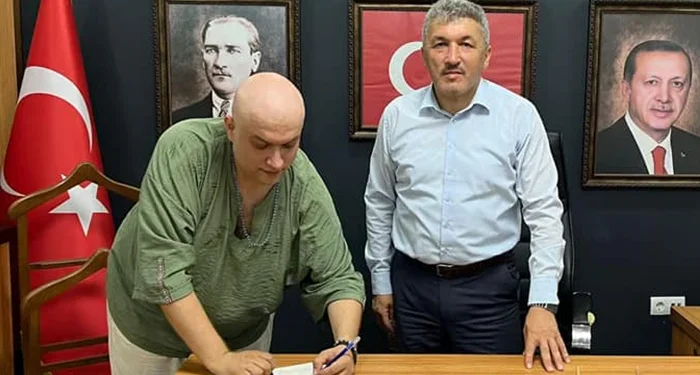 Dikkat çeken imza! CHP’li eski yönetici, AK Parti’ye geçti