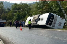 bartinda-yolcu-otobusu-devrildi-1-9-2022