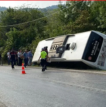 bartinda-yolcu-otobusu-devrildi-1-9-2022