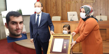 bartinli-sehidin-ailesine-devlet-ovunc-madalyasi