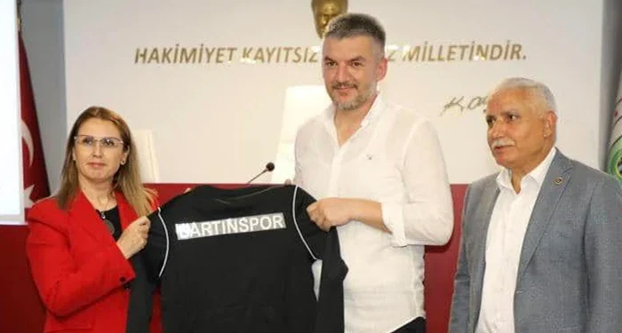 Vali Nurtaç Arslan, “Bartınspor” dedi, ekledi: İnşallah şampiyon olur